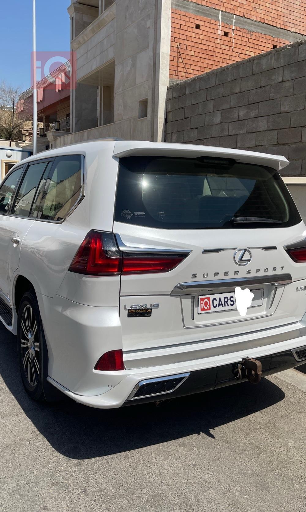Lexus LX
